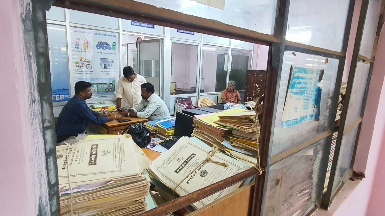 ஜி-பே மூலம் அதிகாரிகளுக்கு கணக்கில் வராத 15 லட்சம் அனுப்பியது அம்பலம்   காரைக்குடி மாநகராட்சியில் பரபரப்பு