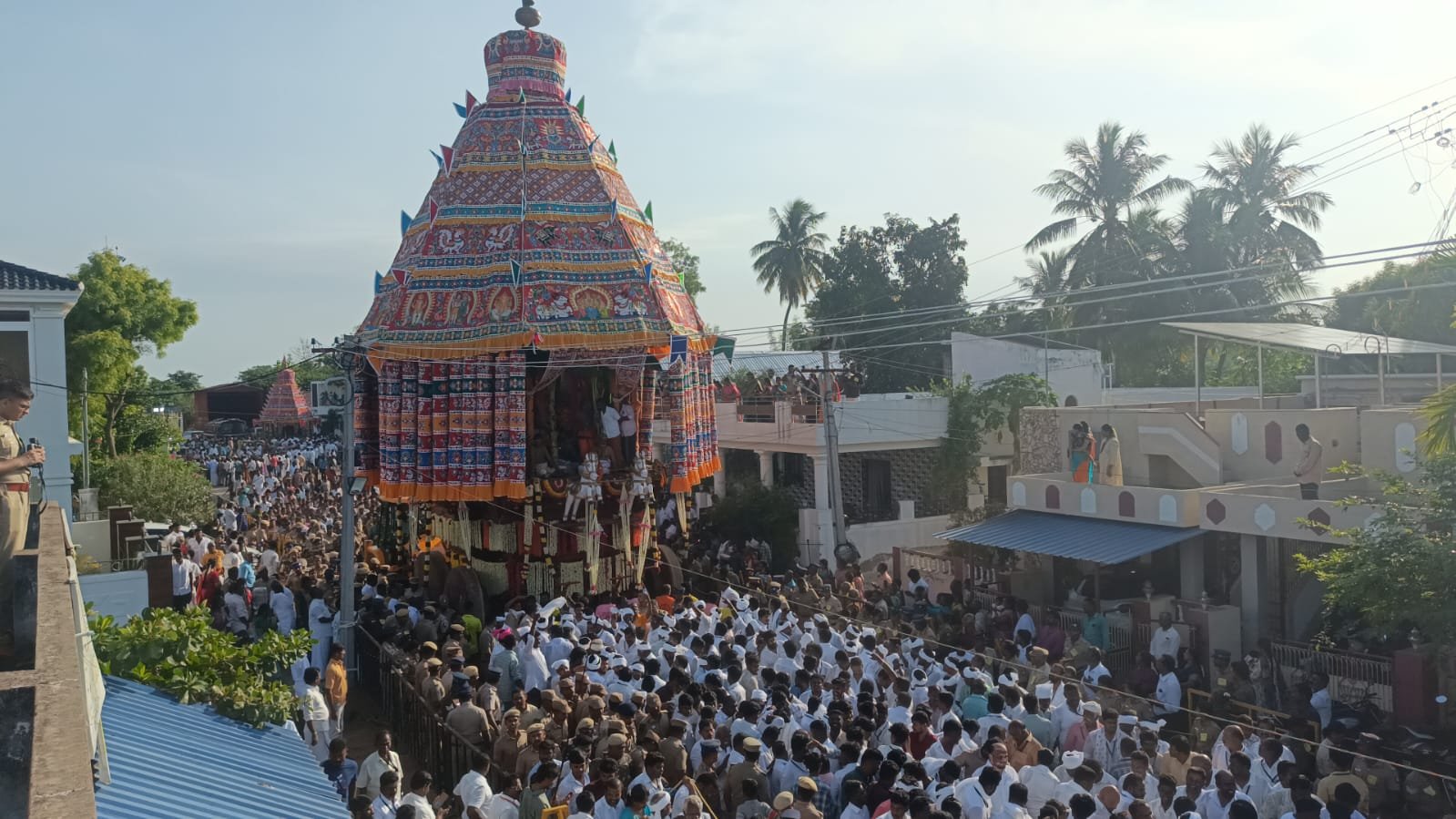தேவகோட்டை சொர்ணமூர்த்தீஸ்வரர் கோவிலில் ஆனித்திருவிழா தேரோட்டம்