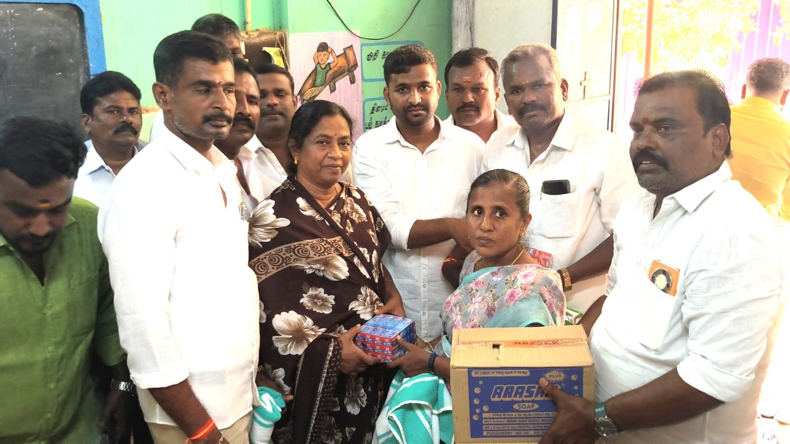 சிவகங்கையில் ஆதரவற்ற மாணவர்களுக்கு அறுசுவை அன்னதானம்