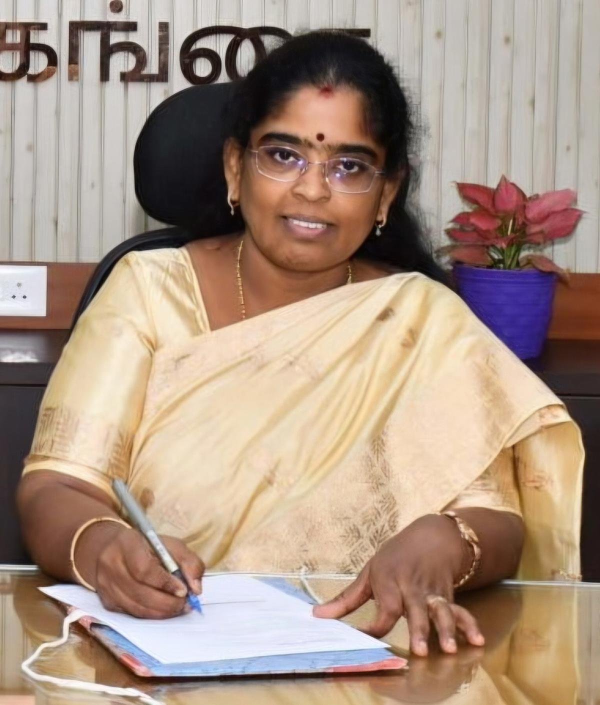 சிவகங்கை  மாவட்ட  முழுவதும்  அனைத்து  வட்ட  வழங்கல்  அலுவலகங்களிலும்  சிறப்பு முகாம்கள்